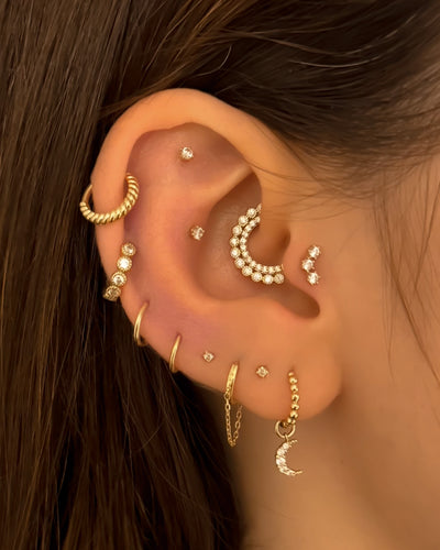 Elain - 14K Gold Round Crystal Daith Earring